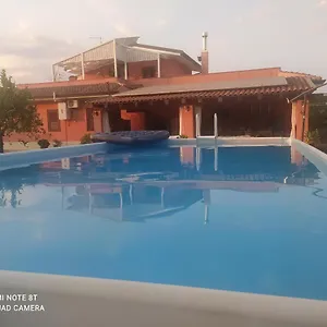  Alloggio in famiglia Stanza Delle Muse In Con Piscina Italia